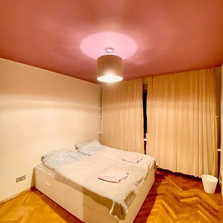 Entire Apartment In A Super Location - Cheap Monthly Rate Krakow Exterior photo