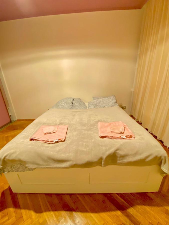 Entire Apartment In A Super Location - Cheap Monthly Rate Krakow Exterior photo