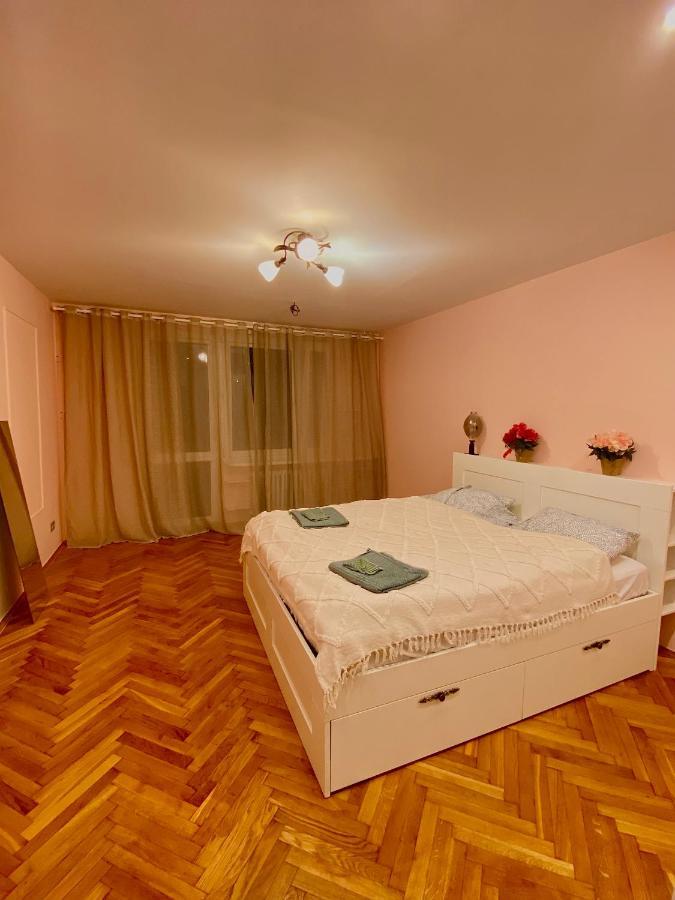 Entire Apartment In A Super Location - Cheap Monthly Rate Krakow Exterior photo