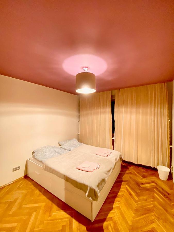 Entire Apartment In A Super Location - Cheap Monthly Rate Krakow Exterior photo